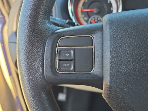 Used 2012 Dodge Grand Caravan SE image 18