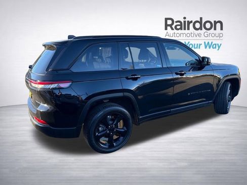 Used 2023 Jeep Grand Cherokee Altitude image 9