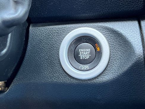 Used 2015 RAM 2500 Laramie AWD/4WD image 22