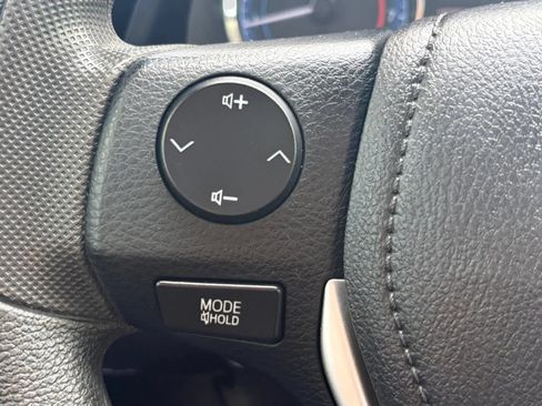 Used 2019 Toyota Corolla LE FWD image 27