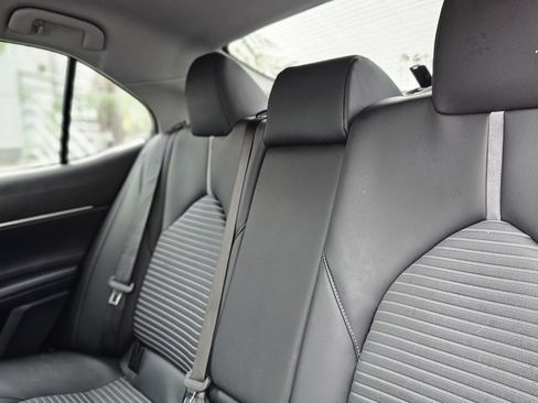 Used 2024 Toyota Camry SE image 16