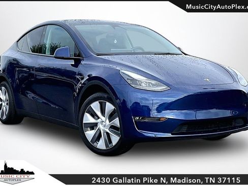 Used 2023 Tesla Model Y Long Range AWD/4WD image 1