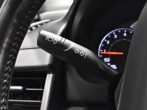 Used 2018 GMC Terrain SLE w/ Driver Convenience Package image 12