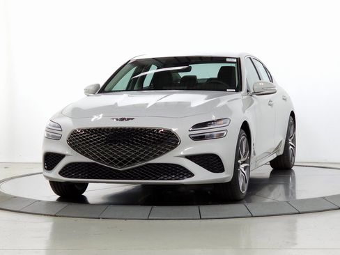 Used 2026 Genesis G70 2.5T image 3
