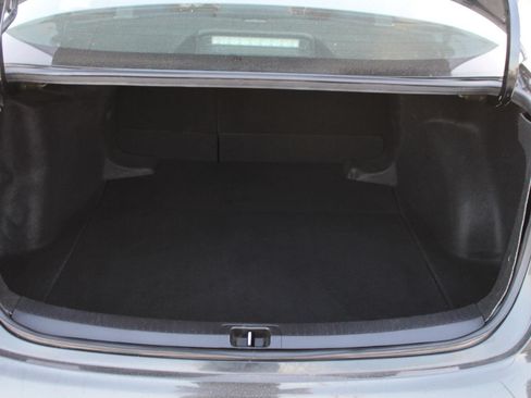Used 2022 Toyota Corolla LE FWD image 21