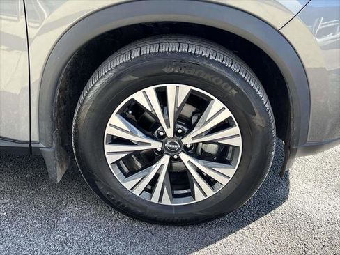 Used 2023 Nissan Rogue SV image 8