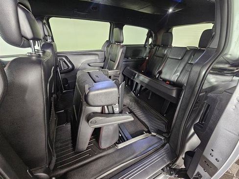 Used 2019 Dodge Grand Caravan GT image 24