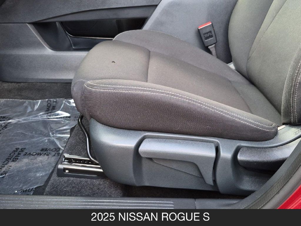 Certified 2025 Nissan Rogue S FWD image 15