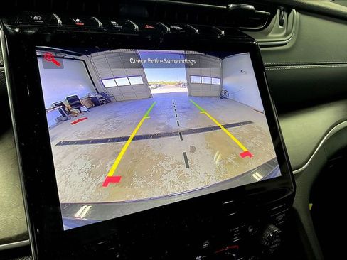 New 2025 Jeep Grand Cherokee Limited w/ Black Appearance Package image 24