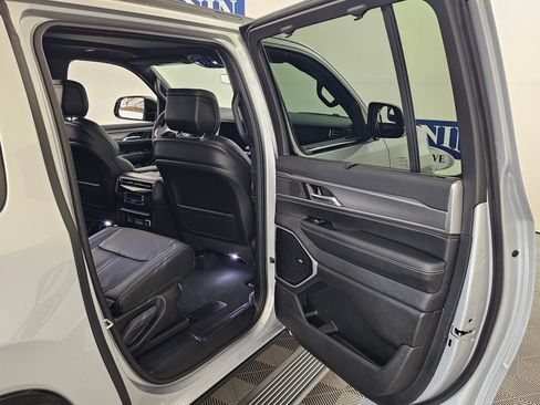 New 2026 Jeep Grand Wagoneer L Limited AWD/4WD image 39