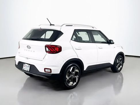 Used 2023 Hyundai Venue SEL w/ Cargo Package FWD image 8
