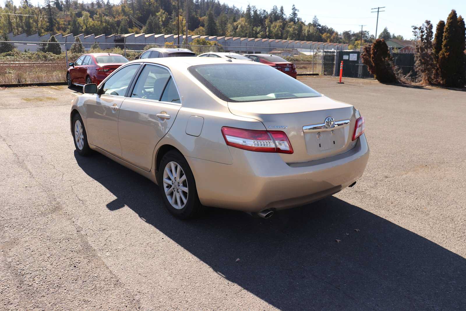 Used 2011 Toyota Camry XLE w/ XLE Extra-Value Pkg #1 FWD image 7