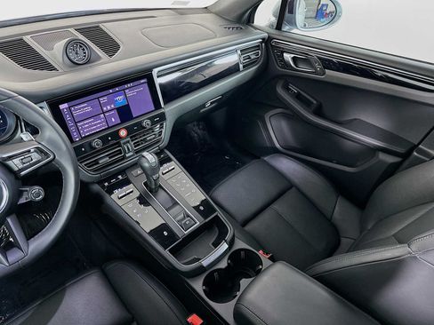 Certified 2026 Porsche Macan AWD/4WD image 25