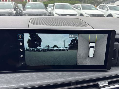 Used 2025 Hyundai Santa Fe Limited AWD/4WD image 15