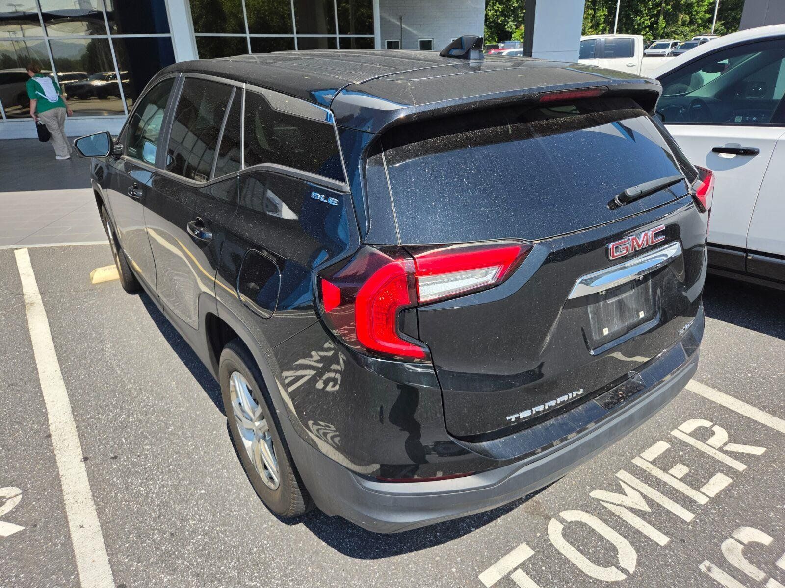 Used 2024 GMC Terrain SLE AWD/4WD image 7