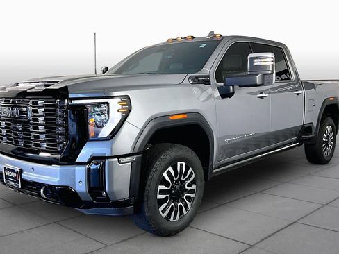 Used 2026 GMC Sierra 2500 Denali Ultimate w/ Max Trailering Package AWD/4WD image 2