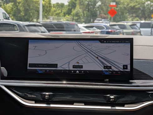 Used 2024 BMW X7 xDrive40i w/ Executive Package AWD/4WD image 32