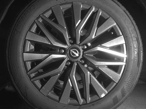 Used 2025 Nissan Altima 2.5 SV image 14