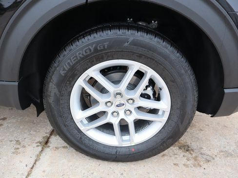 New 2025 Ford Explorer Active w/ Active Comfort Package image 21