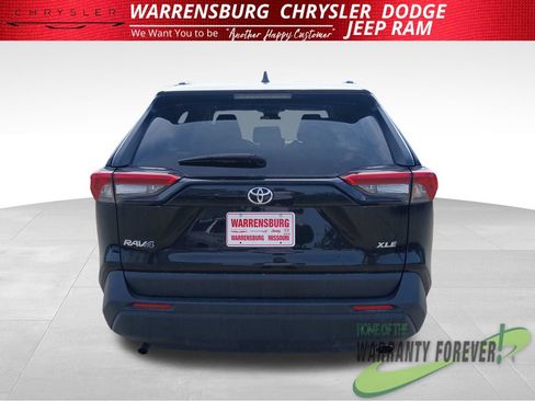 Used 2025 Toyota RAV4 XLE FWD image 5