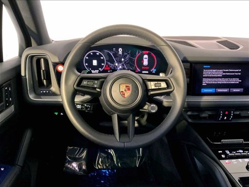 Certified 2025 Porsche Cayenne image 15
