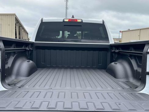 New 2026 RAM 1500 4x4 Crew Cab image 17