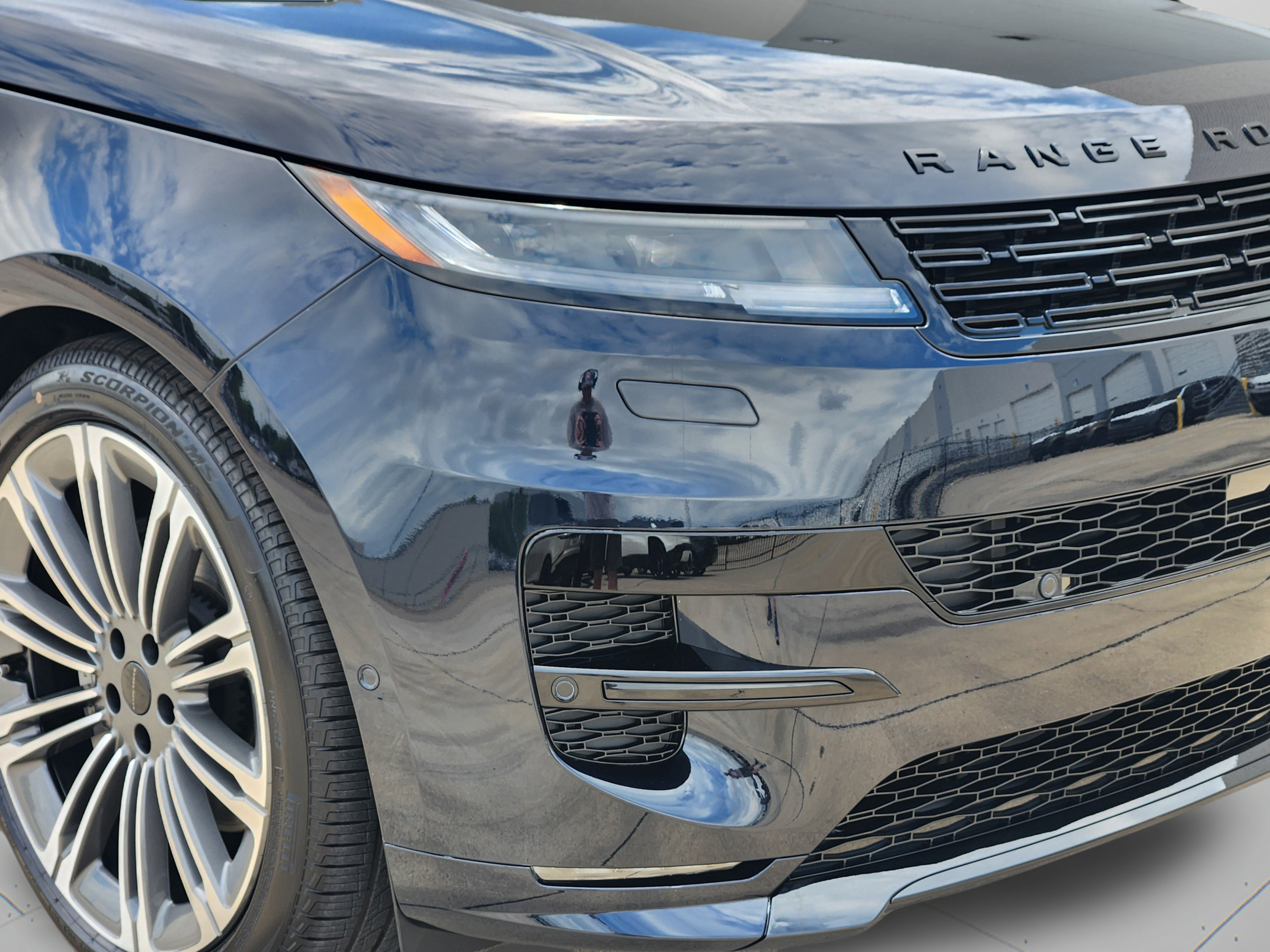 New 2026 Land Rover Range Rover Sport Dynamic SE AWD/4WD image 33
