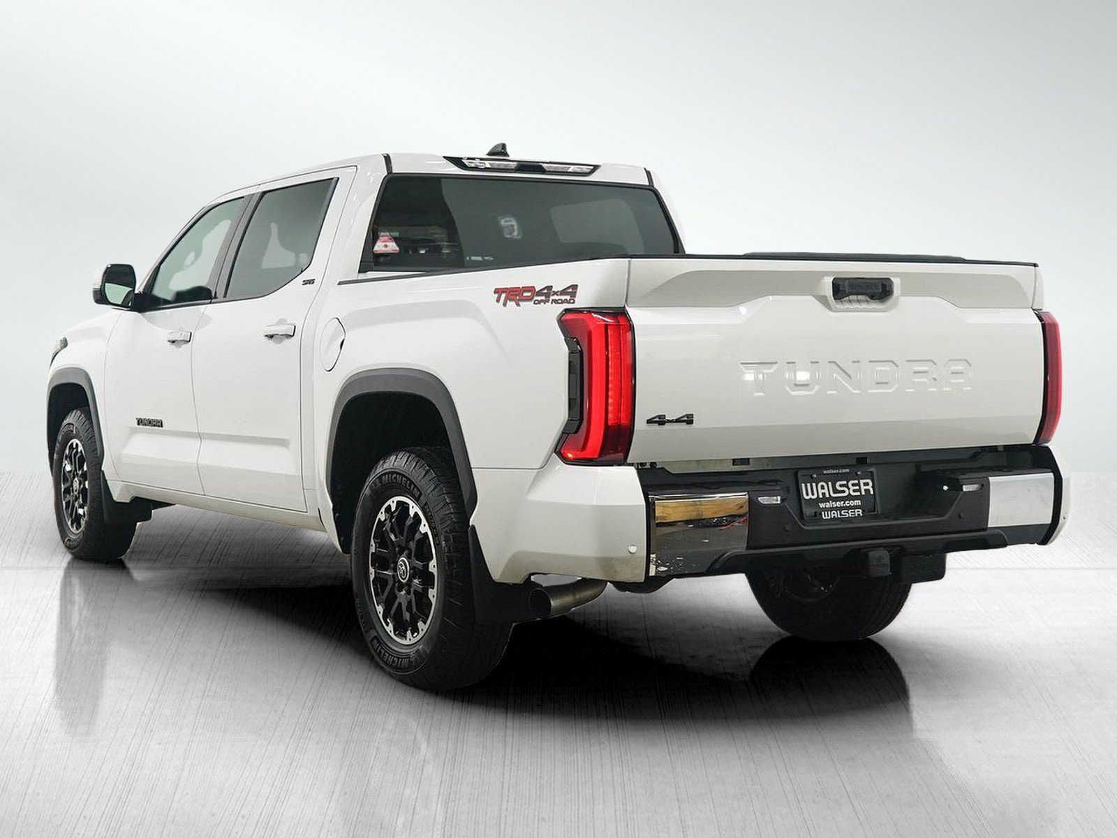 Used 2022 Toyota Tundra SR5 AWD/4WD image 3