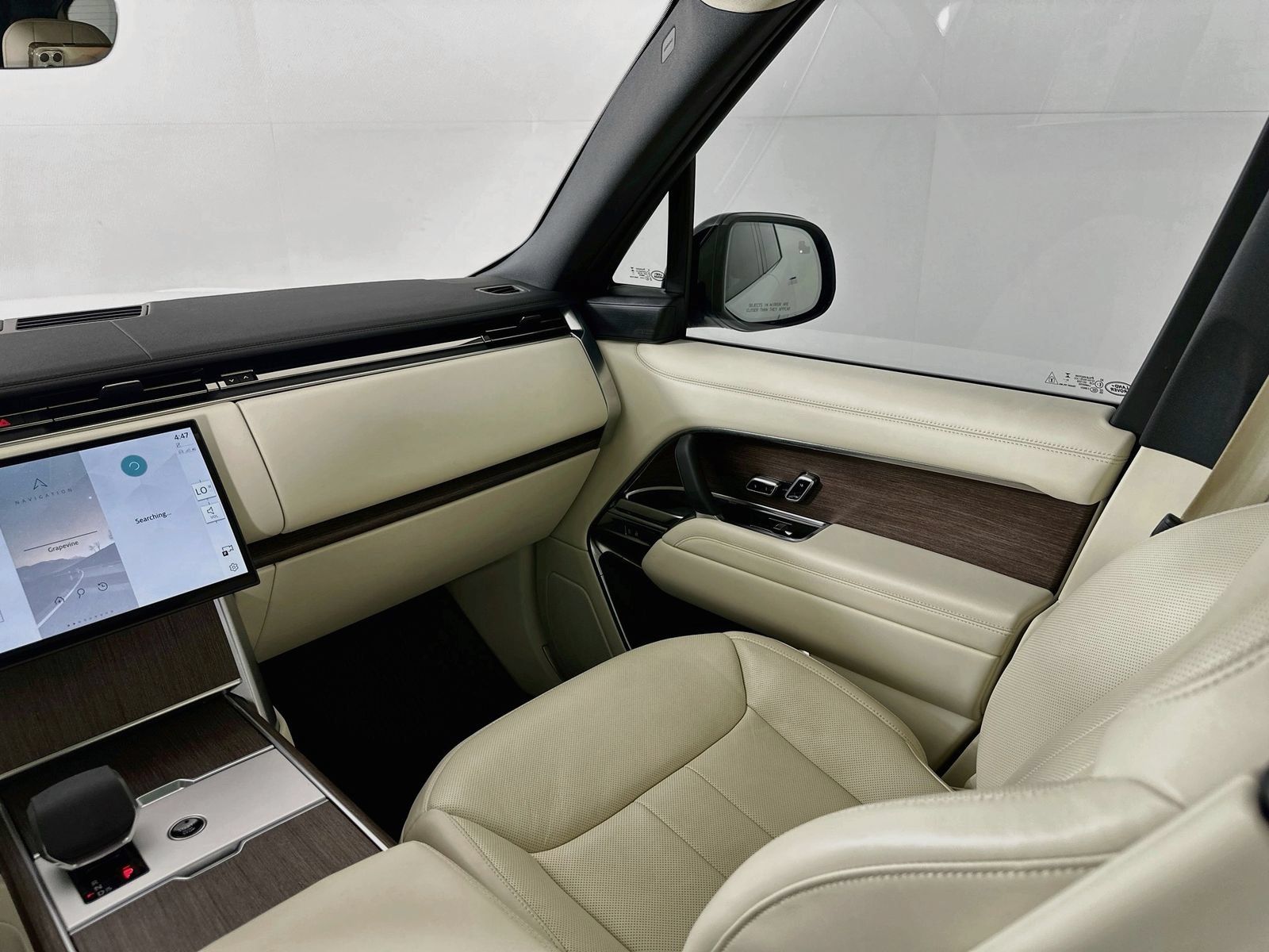 Used 2025 Land Rover Range Rover SE AWD/4WD image 26