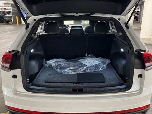 New 2026 Volkswagen Atlas Cross Sport SE image 37