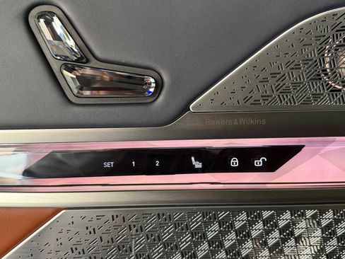 Used 2024 BMW 760i xDrive image 12