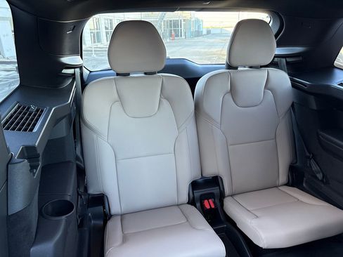 New 2026 Volvo XC90 T8 Plus image 18