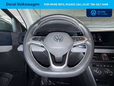 Certified 2022 Volkswagen Taos SE FWD image 15