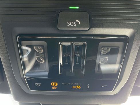 Certified 2025 Volkswagen Tiguan SE R-Line AWD/4WD image 31