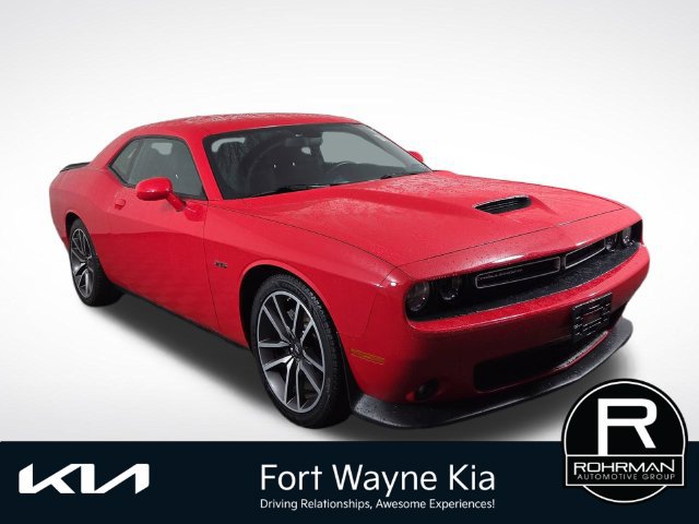 Used 2023 Dodge Challenger R/T RWD image 5
