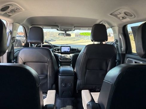 Used 2023 Ford Explorer XLT w/ Equipment Group 202A image 22