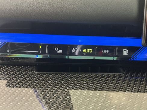 Certified 2026 BMW M5 w/ Carbon Package image 20