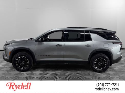 Used 2024 Chevrolet Traverse Z71 w/ Enhanced Driving Package AWD/4WD image 2
