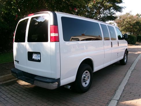 Used 2015 Chevrolet Express 3500 LT w/ LT Preferred Equipment Group RWD image 8