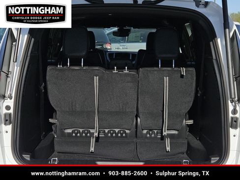 New 2026 Chrysler Pacifica Select image 6