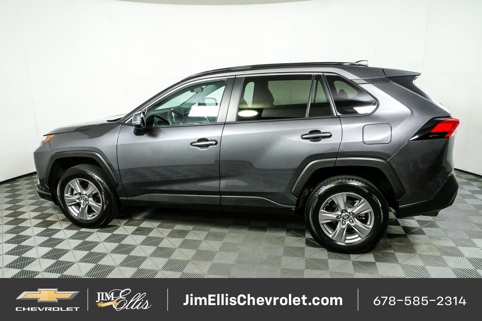 Used 2024 Toyota RAV4 XLE FWD image 27