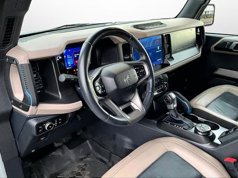 Used 2023 Ford Bronco Wildtrak image 17