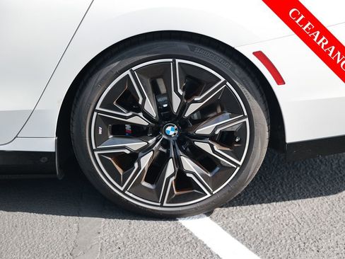 Used 2025 BMW i7 M70 w/ Executive Package image 10