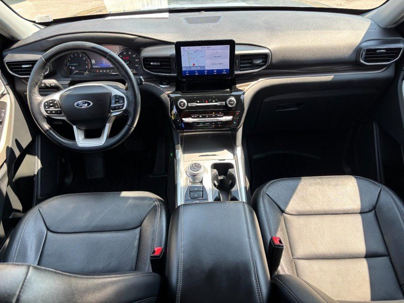 Used 2022 Ford Explorer Limited w/ Equipment Group 301A AWD/4WD image 14