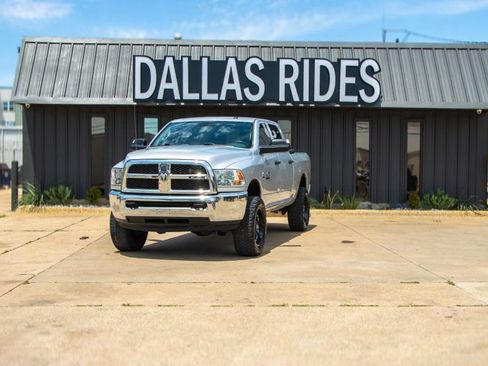 Used 2018 RAM 2500 Tradesman w/ Chrome Appearance Group AWD/4WD image 17