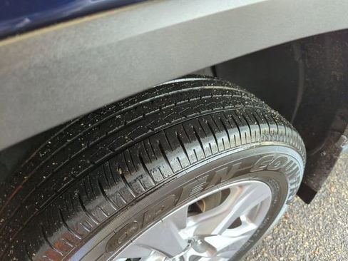 Used 2025 Toyota RAV4 XLE image 31