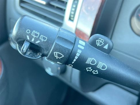 Used 2012 GMC Yukon SLT w/ SLT Chrome Package image 25