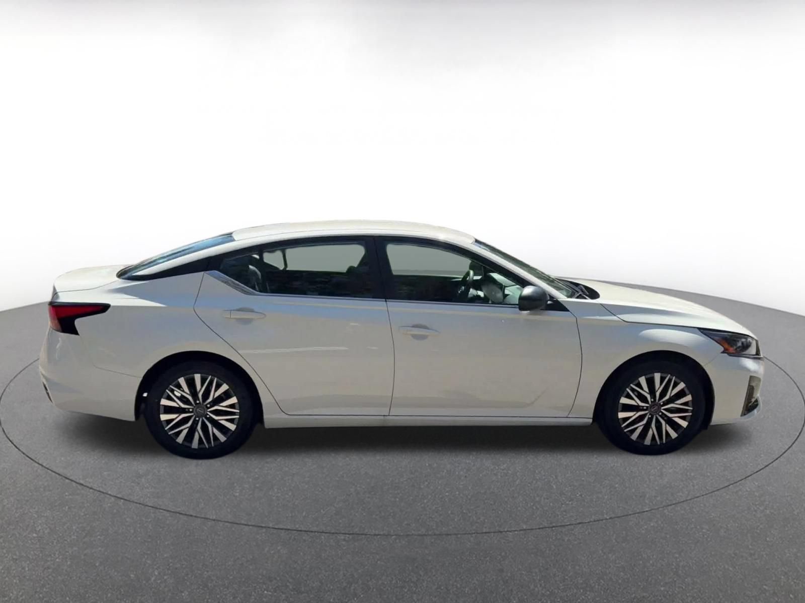 Used 2026 Nissan Altima 2.5 SV FWD image 15