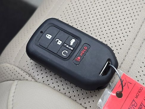Used 2017 Honda CR-V Touring image 39