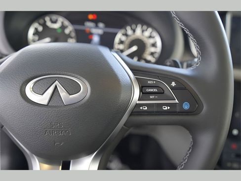New 2025 INFINITI QX50 Luxe image 12